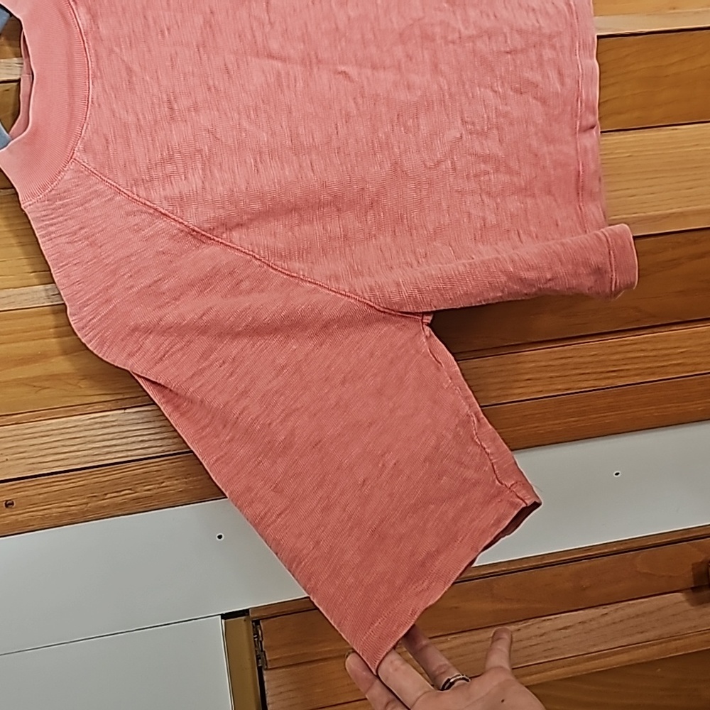 Universal Thread Salmon Colored Top - Picture 7 of 7